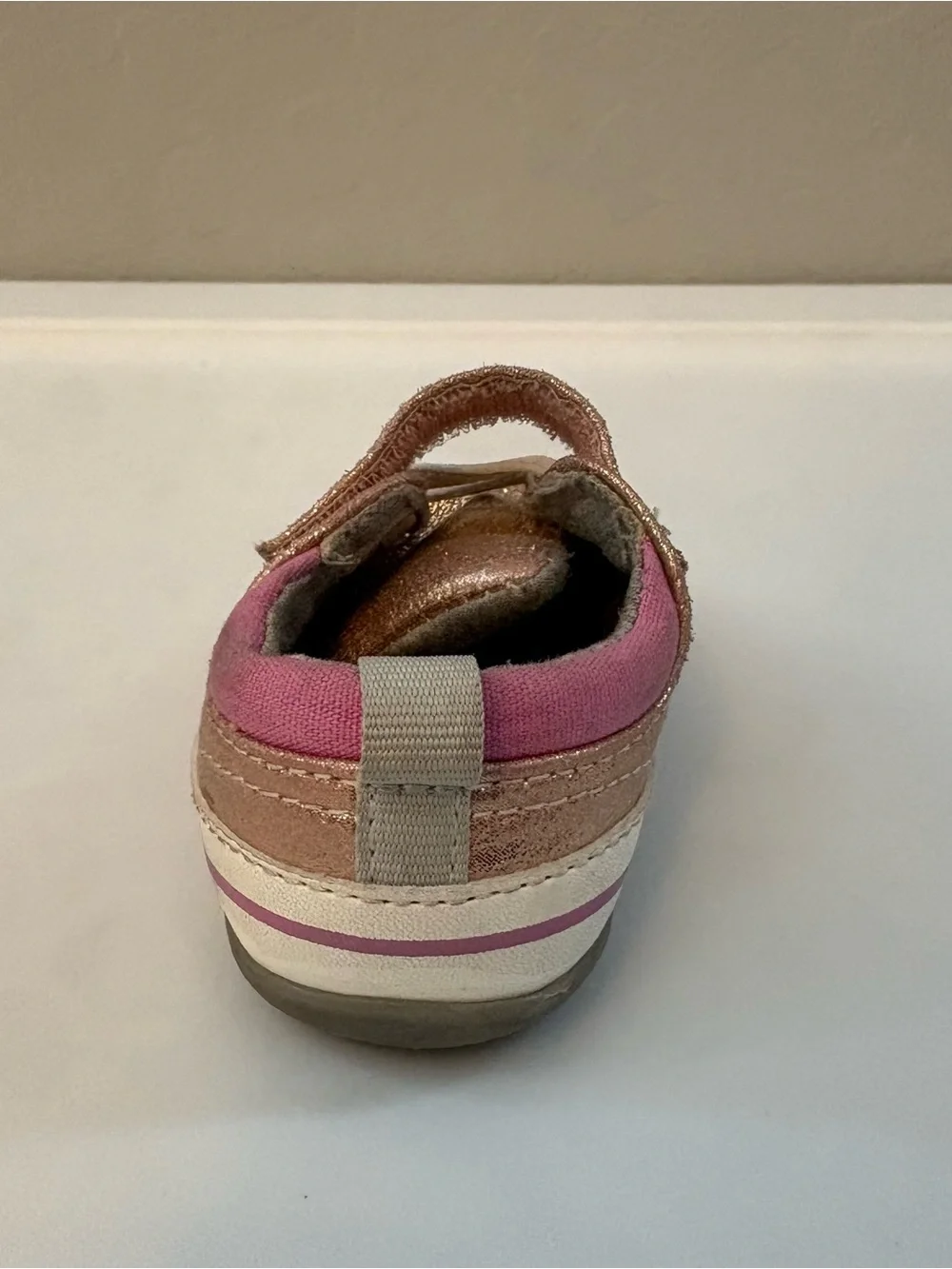 See Kai Run Baby Girls' Stevie II INF shimmer rose gold Sneakers size 4